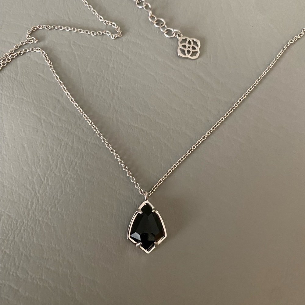 Kendra Scott Cory necklace in black & silver - Picture 4 of 4